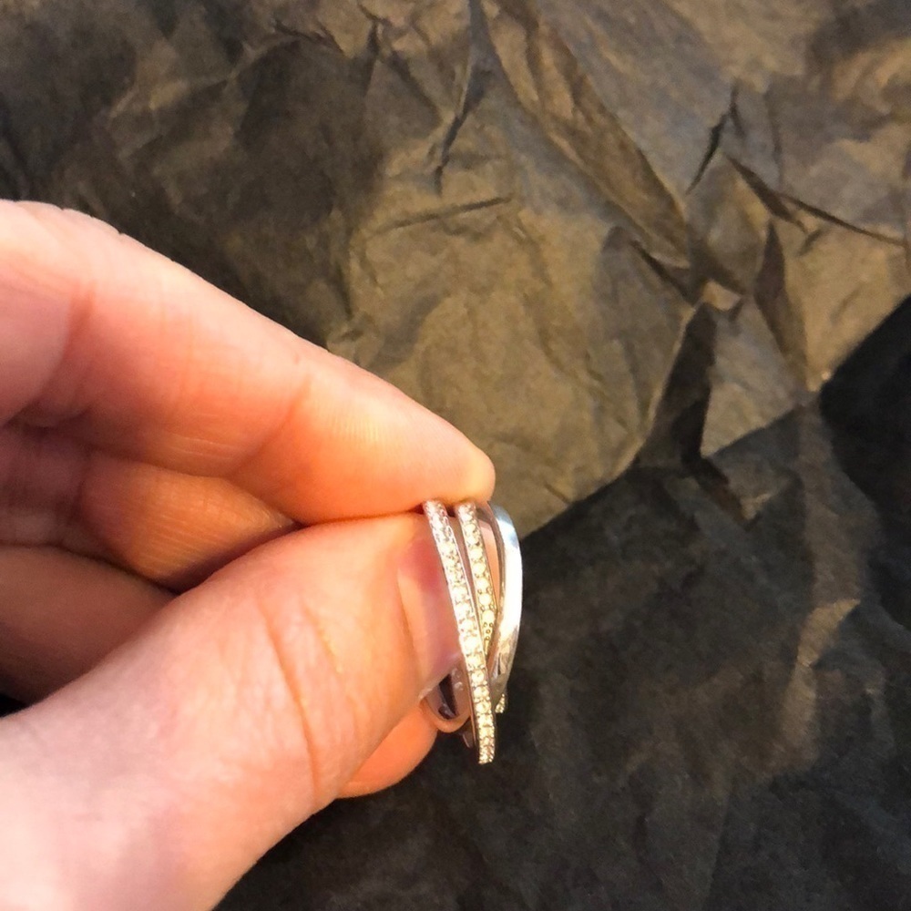 Triple crystal ring